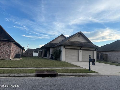 900 Russo St, New Iberia, LA, 70563-9028 | Card Image