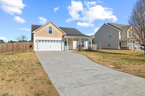 127 Landover Dr, Richlands, NC, 28574-8417 | Card Image