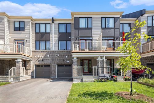35 Stitch Mews, Richmond, ON, K0A2Z0 | Card Image