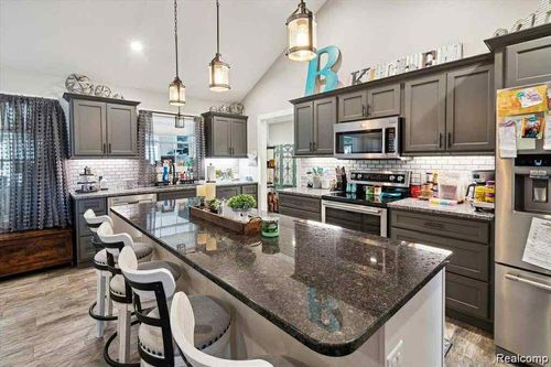 16679 Doyle Rd, Hemlock, MI, 48626-8438 | Card Image