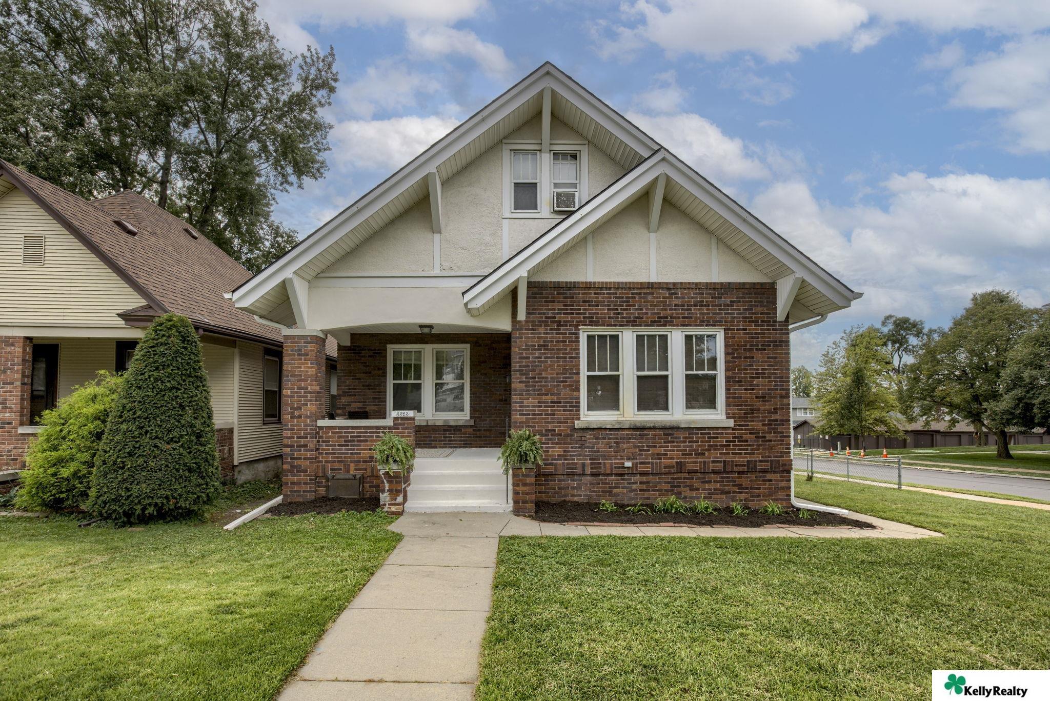 Martha St, Omaha, NE 68105