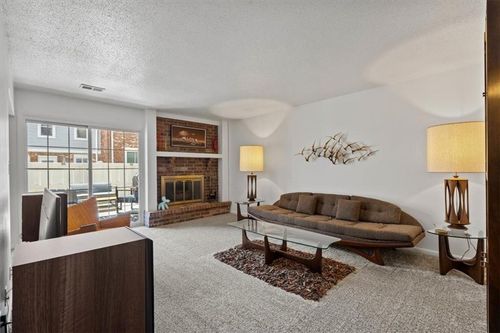 apt-b-10120 W 96th St, Overland Park, KS, 66212-5136 | Card Image