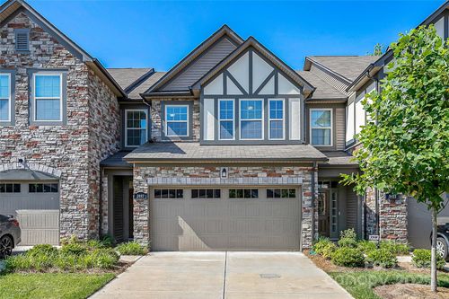 9449 Glenburn Ln, Charlotte, NC, 28278-7907 | Card Image