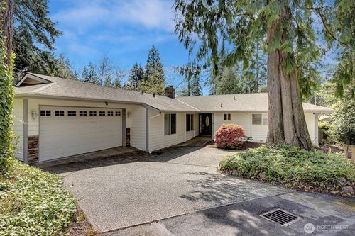 804 130th Ave Ne, Bellevue, WA, 98005-2612 | Card Image