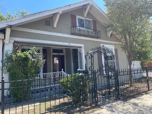 710 Labor St, San Antonio, TX, 78210-1564 | Card Image