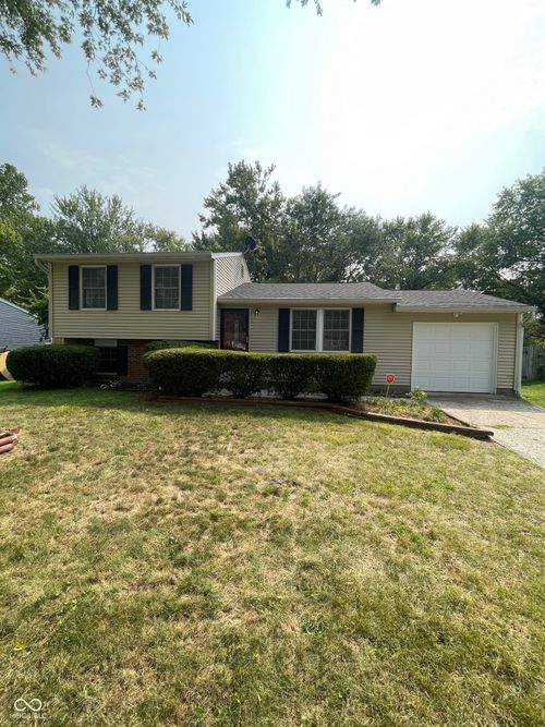 11227 Whistler Dr, Indianapolis, IN, 46229-5208 | Card Image
