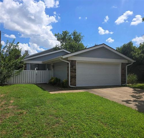 5904 Vixen Way, Oklahoma City, OK, 73142-4821 | Card Image