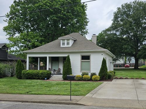 11 Waters Ave, Nashville, TN, 37206-1749 | Card Image