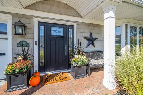 4000 Greentree Dr, Oceanside, NY, 11572-5927 | Card Image