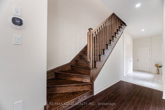 50 Block Rd, House attached with 4 bedrooms, 3 bathrooms and 1 parking in Brampton ON | Image 16