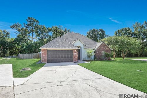 22782 Greencliff Dr, Denham Springs, LA, 70726-7331 | Card Image