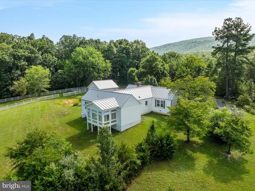 939 Seven Fountains Rd, FORT VALLEY, VA, 22652-2248 | Card Image
