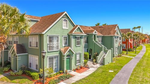 9068-9068 Lake Chase Island Way, TAMPA, FL, 33626-1942 | Card Image