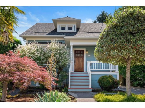 724 Ne 28th Ave, Portland, OR, 97232-2407 | Card Image