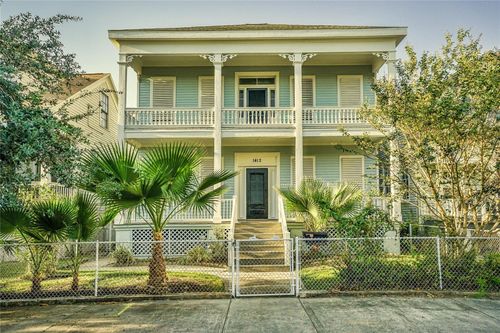 a-1412 Post Office St, Galveston, TX, 77550-4831 | Card Image