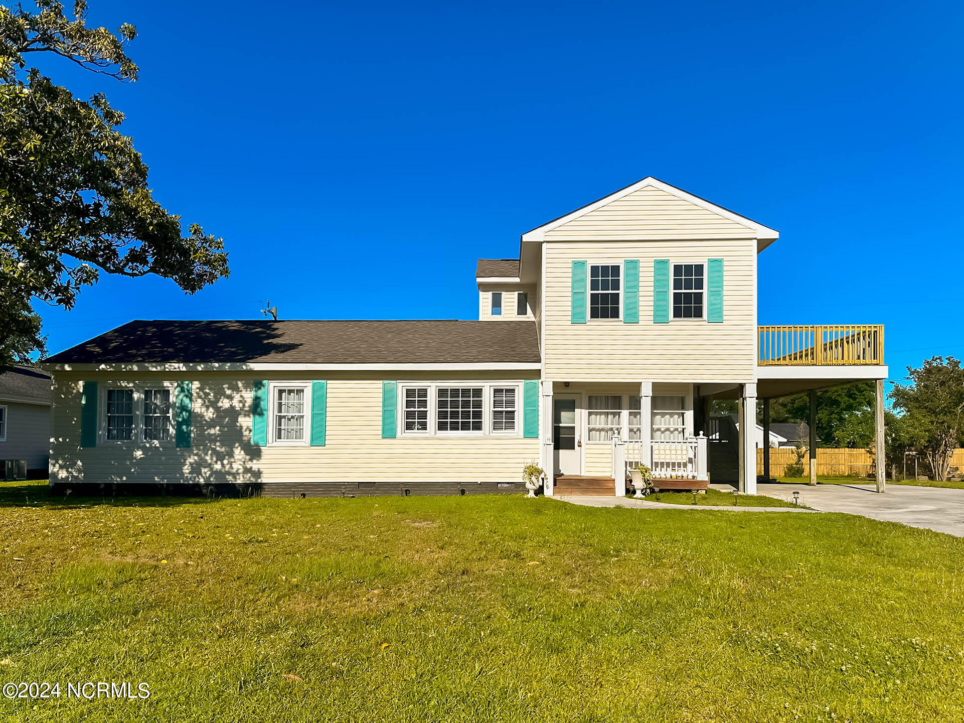 Florida Ave, Morehead City, NC 28557
