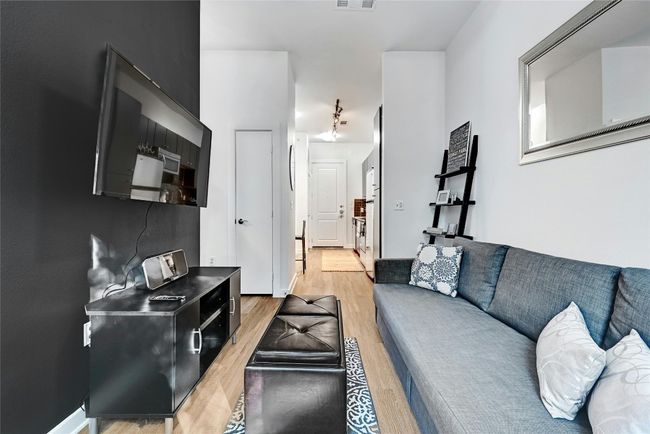 UNIT-2043 - 1900 Barton Springs Rd, Condo with 1 bedrooms, 1 bathrooms and 1 parking in Austin TX | Image 6