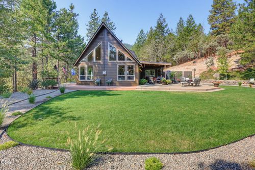 2355 Johns Peak Rd, Central Point, OR, 97502-1102 | Card Image