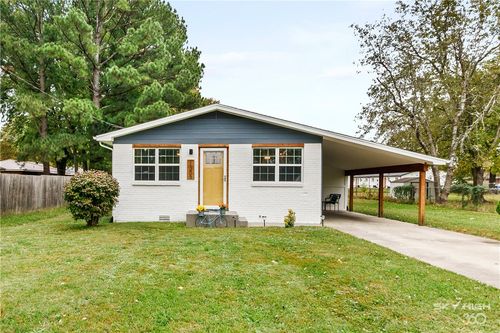 1305 Benton St, Bentonville, AR, 72712-6323 | Card Image