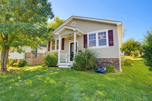 817 Sherwood Ave, Waynesboro, VA, 22980 | Card Image