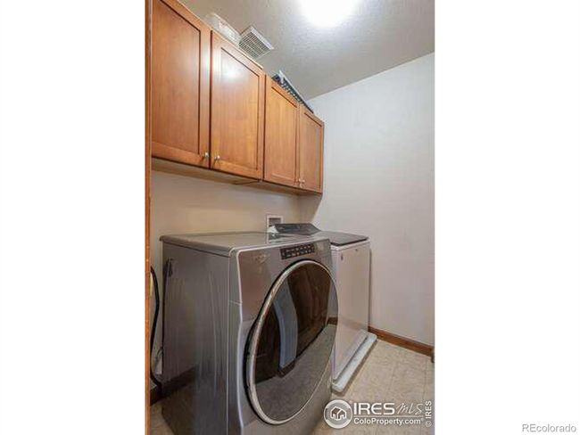 upper floor laundry (W/D included) | Image 32