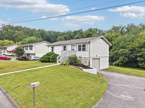 7454 Davis Mill Cir, Harrison, TN, 37341-9448 | Card Image