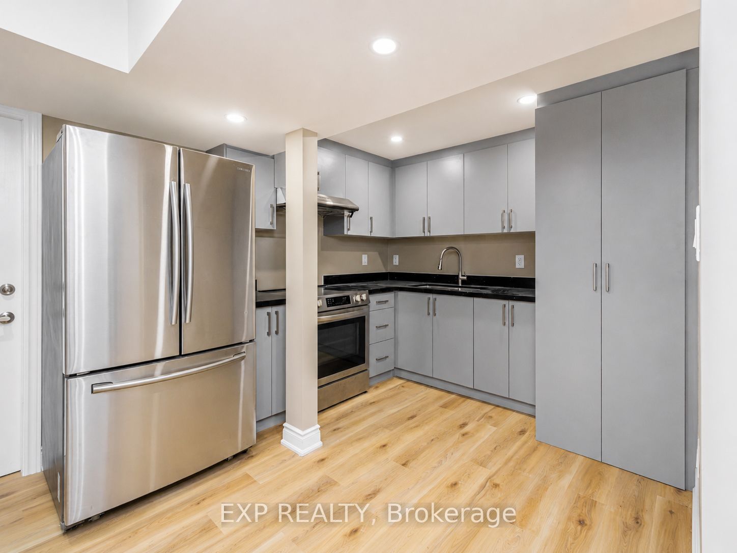 Residential Lease in Waterloo 4
