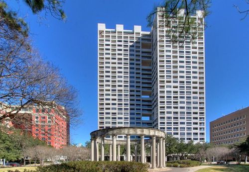 11f-1111 Hermann Drive, Houston, TX, 77004 | Card Image