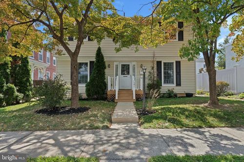 142 Washington Ave, PHOENIXVILLE, PA, 19460-3758 | Card Image