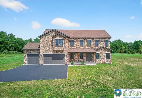 130 Longenbach Ave, Nazareth, PA, 18064-8774 | Card Image