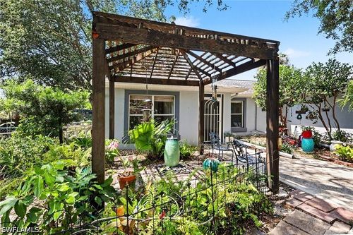 3918 Luverne St, FORT MYERS, FL, 33901-8424 | Card Image