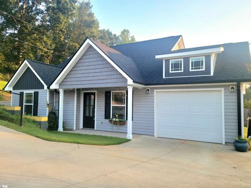 21 Pamela Dr, Greenville, SC, 29611-7153 | Card Image