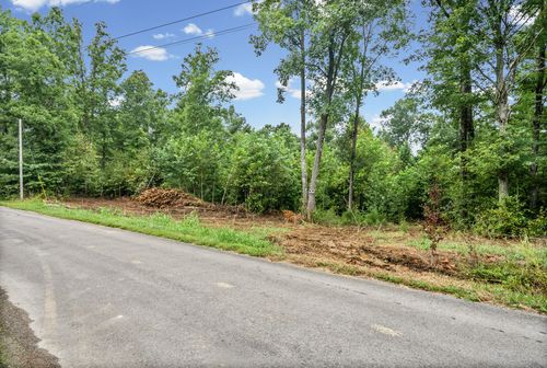 5 Selph Rd, Stewart, TN, 37175-4091 | Card Image