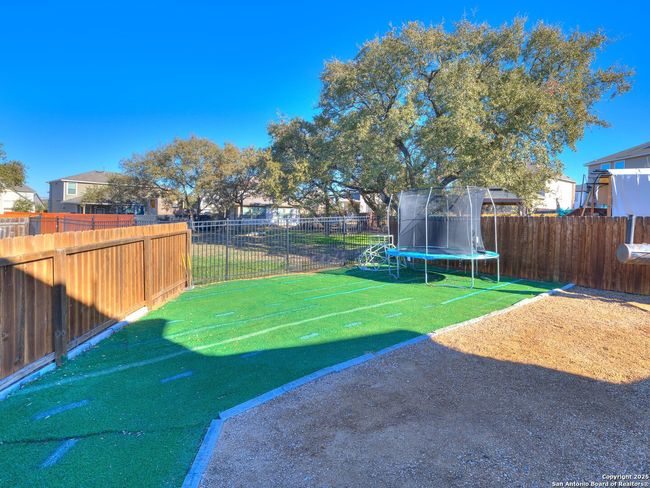 5726 Chestnut Xing, House other with 4 bedrooms, 3 bathrooms and null parking in San Antonio TX | Image 26