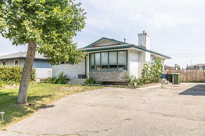 12112 Canfield Rd Sw, House detached with 3 bedrooms, 2 bathrooms and 2 parking in Calgary AB | Image 2