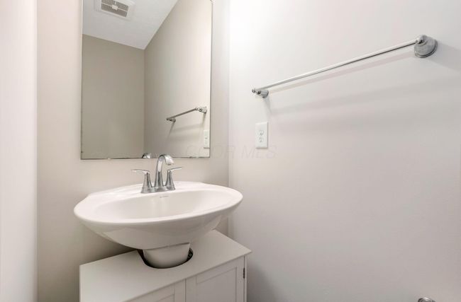 1436 Hoovler Way, House other with 4 bedrooms, 3 bathrooms and null parking in Pataskala OH | Image 17