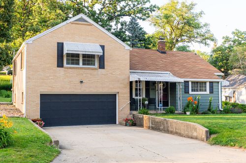 609 Armeida St, Dixon, IL, 61021-1931 | Card Image
