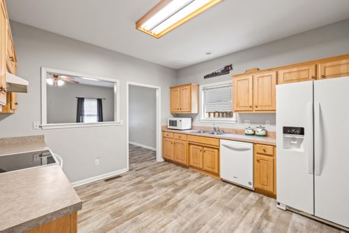 377 Church St, Versailles, KY, 40383-1850 | Card Image