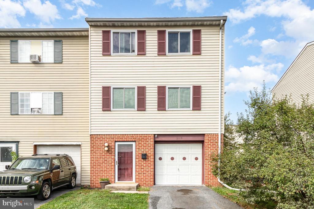 Broad St, Highspire, PA 17034