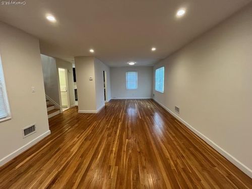 b-6 Inwood Rd, Port Washington, NY, 11050-1506 | Card Image