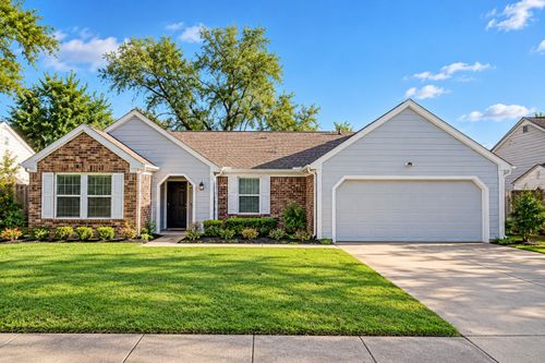 302 Rosemary Ln, Euless, TX, 76039-7925 | Card Image