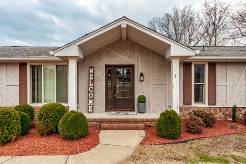 144 Allen Dr, Hendersonville, TN, 37075-3938 | Card Image