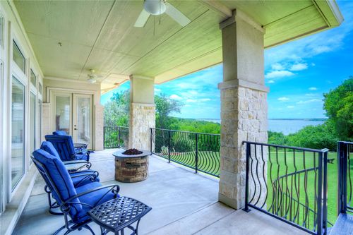 1132 Mallard Pointe Dr, Cedar Hill, TX, 75104-6911 | Card Image