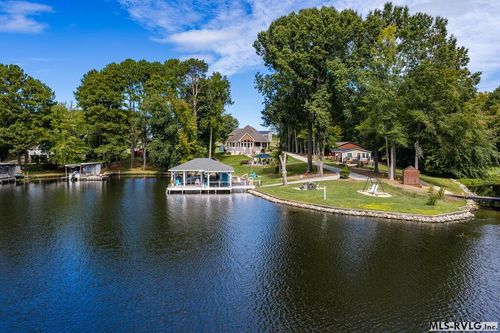 341 Piney Point Cir, Bracey, VA, 23919-3215 | Card Image