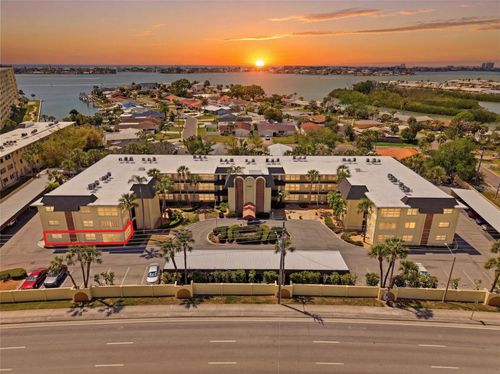 101-4780 Cove Cir, St Petersburg, FL, 33708-2850 | Card Image