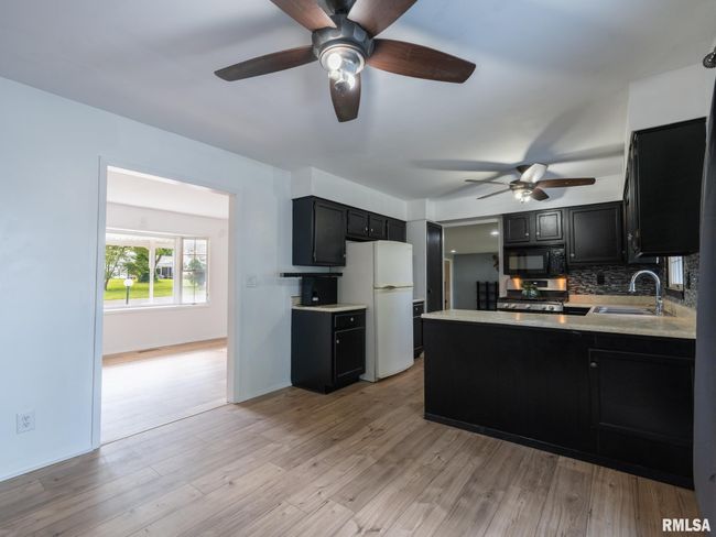 106 N 5 Th St, House other with 3 bedrooms, 2 bathrooms and null parking in Dunlap IL | Image 18