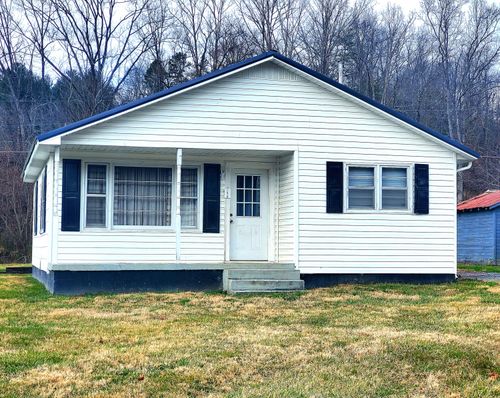 1673 Main Street, Sneedville, TN, 37869 | Card Image