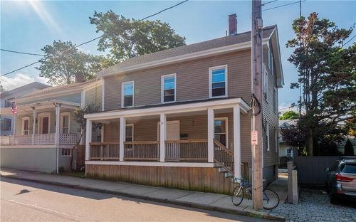 1-11 Young St, Newport, RI, 02840-3446 | Card Image