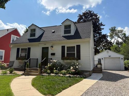 715 Linda Vista St, Ann Arbor, MI, 48103-3629 | Card Image