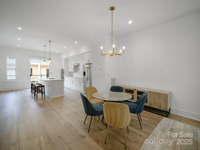 Dining Area/Kitchen | Image 15